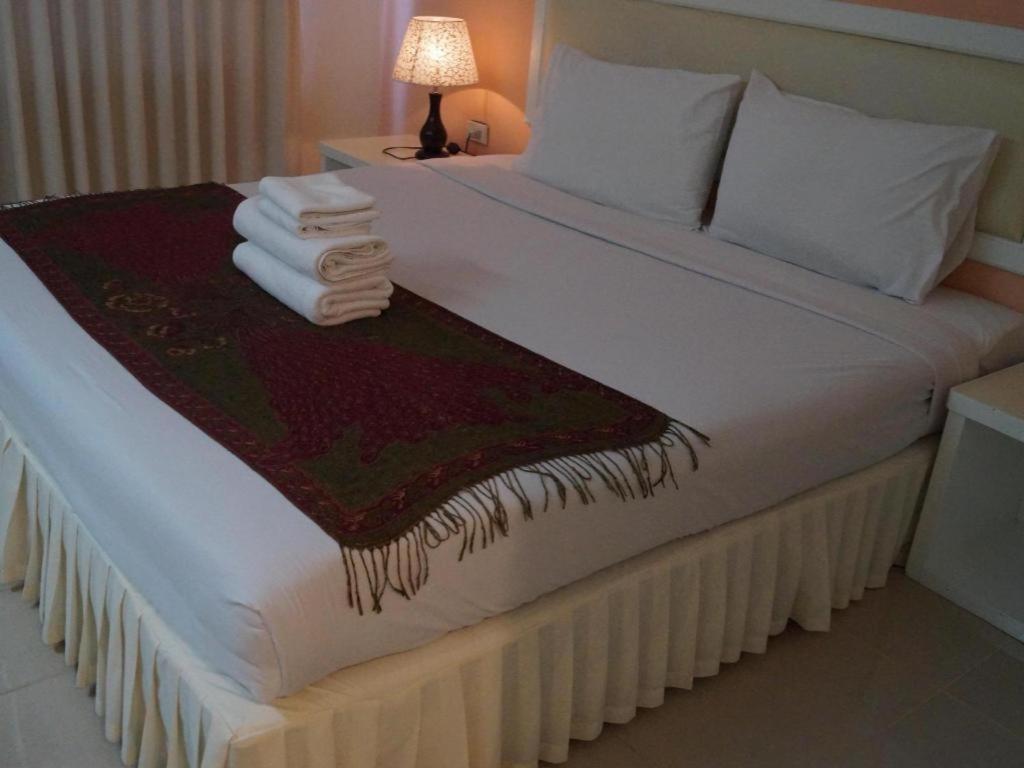 Seng Aroun Hotel Pakxé Exteriör bild
