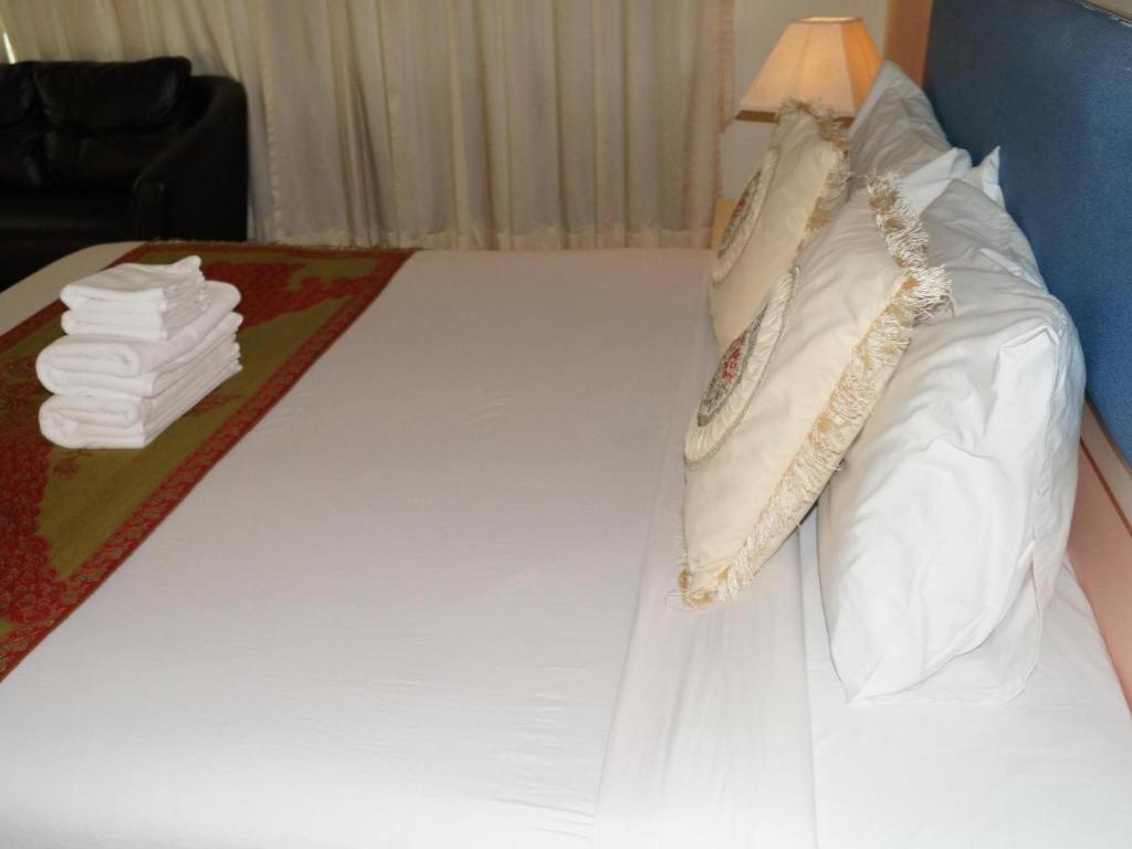 Seng Aroun Hotel Pakxé Exteriör bild
