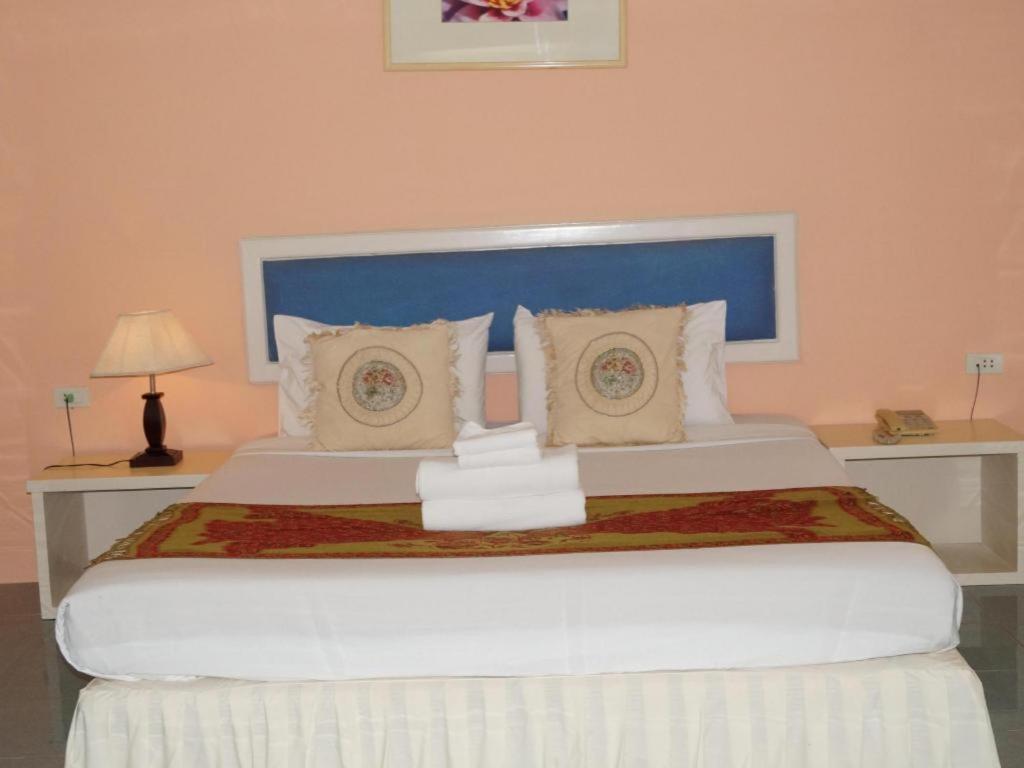 Seng Aroun Hotel Pakxé Exteriör bild