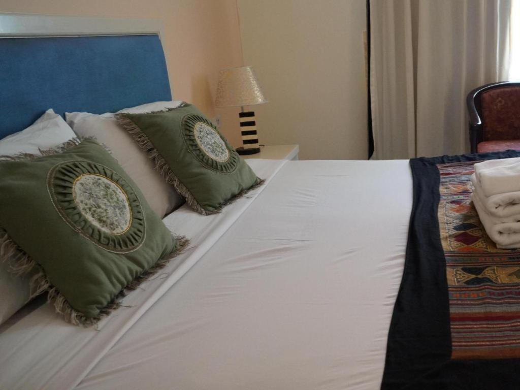 Seng Aroun Hotel Pakxé Exteriör bild