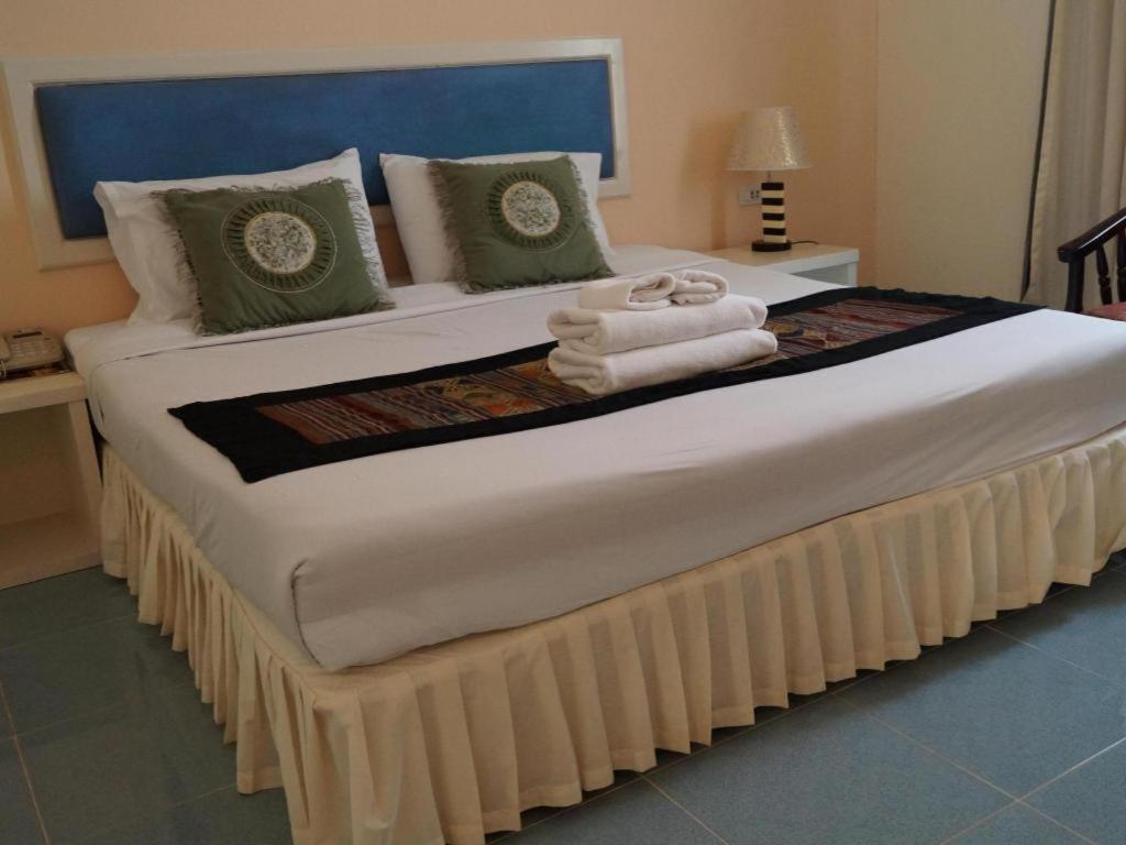 Seng Aroun Hotel Pakxé Exteriör bild