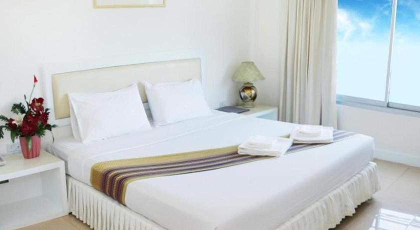 Seng Aroun Hotel Pakxé Exteriör bild
